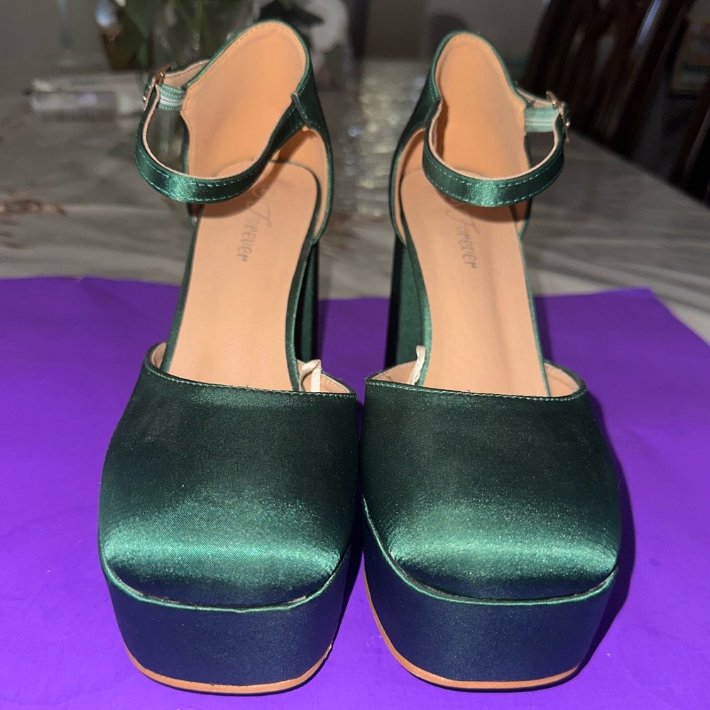 Elegant Green Satin Platform Heels